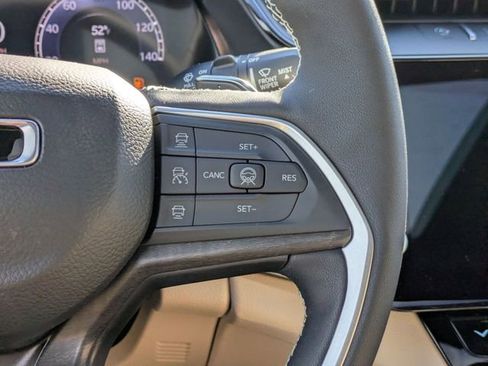 New 2026 Jeep Grand Cherokee Limited w/ Luxury Tech Group II RWD image 18