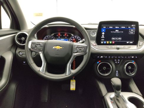 Used 2025 Chevrolet Blazer LT FWD image 22