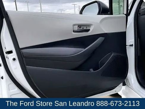 Used 2021 Toyota Corolla LE FWD image 8