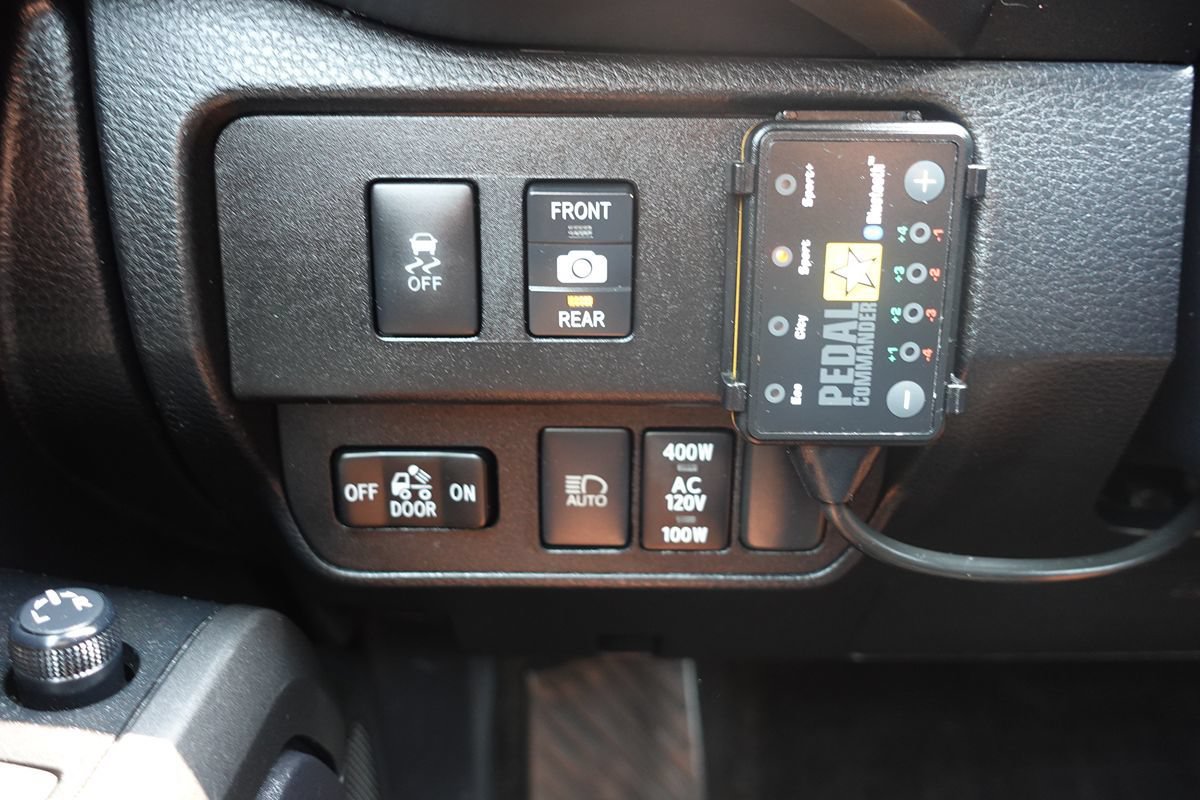 Used 2020 Toyota Tacoma TRD Off-Road AWD/4WD image 45