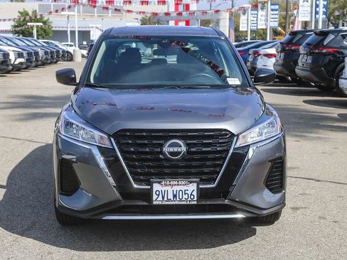 Certified 2025 Nissan Kicks Play S image 2