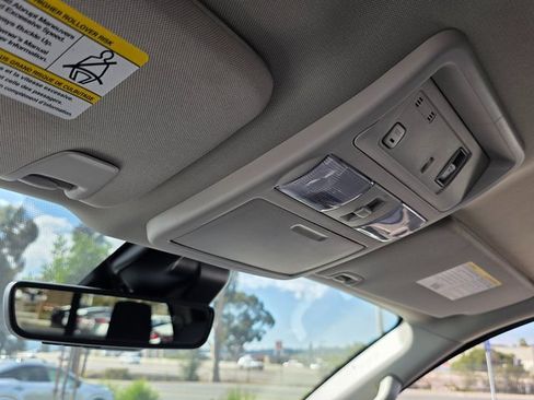 Used 2024 Nissan Titan SV w/ SV Convenience Package image 32