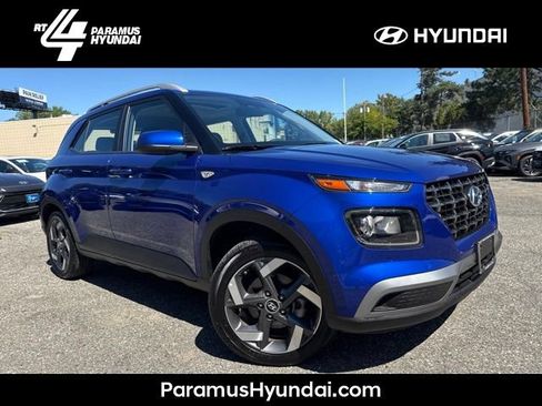 Used 2026 Hyundai Venue SEL FWD image 1