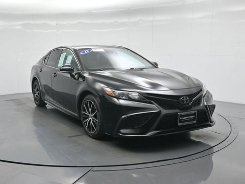 Used 2022 Toyota Camry SE image 23