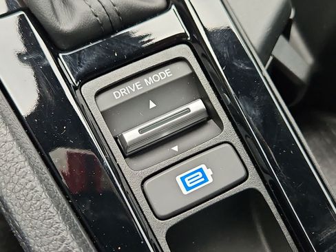 Used 2025 Honda Accord Sport image 32