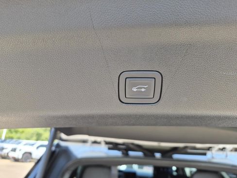 New 2026 GMC Yukon AT4 w/ AT4 Premium Plus Package AWD/4WD image 8