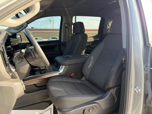 Used 2025 Chevrolet Silverado 1500 LT AWD/4WD image 17