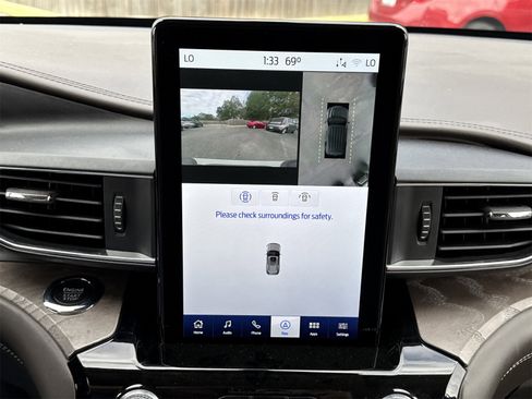 Used 2022 Ford Explorer Platinum w/ Equipment Group 601A image 28