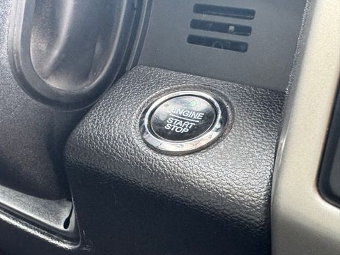 Used 2019 Ford F150 Lariat image 34