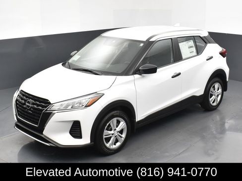 Used 2025 Nissan Kicks Play S FWD image 14