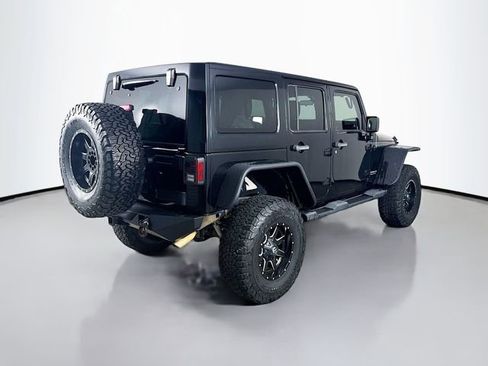 Used 2012 Jeep Wrangler Unlimited Rubicon w/ Connectivity Group image 5