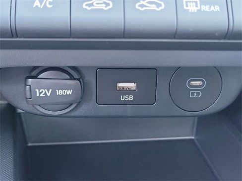 New 2025 Hyundai Elantra SE image 13