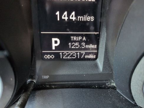 Used 2016 Toyota Corolla L image 16