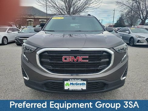 Used 2019 GMC Terrain SLE w/ Driver Convenience Package image 2