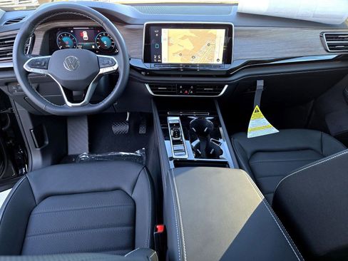 New 2025 Volkswagen Atlas SEL image 9
