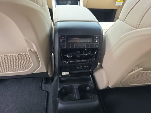 New 2026 Jeep Grand Cherokee L Limited w/ Luxury Tech Group II RWD image 34