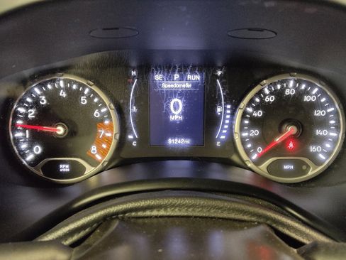 Used 2020 Jeep Renegade Latitude image 23