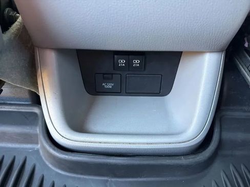 Used 2019 Toyota Highlander Limited image 30