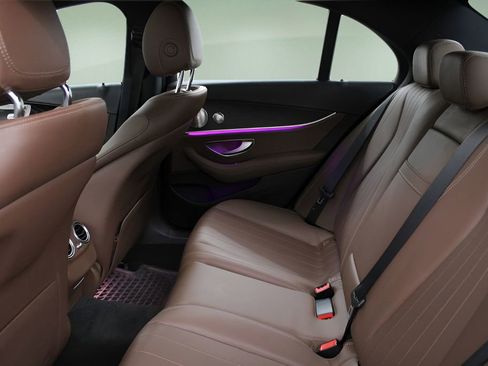 Used 2017 Mercedes-Benz E 300 4MATIC image 21