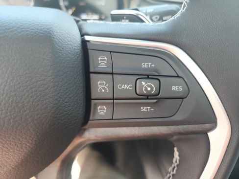 New 2025 Jeep Grand Cherokee L Limited w/ Black Appearance Package image 12