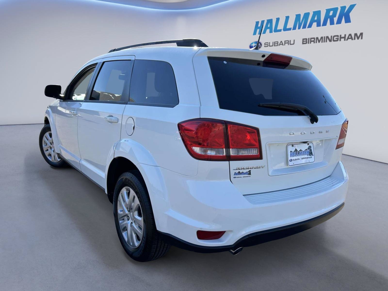 Used 2018 Dodge Journey SXT w/ Connectivity Group FWD image 3