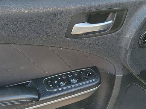 Used 2019 Dodge Charger SXT w/ Cold Weather Package AWD/4WD image 19