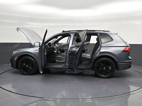 Used 2022 Volkswagen Tiguan SE R-Line FWD image 29