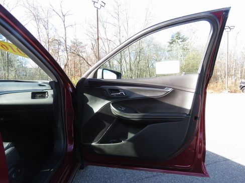 Used 2016 Chevrolet Impala LT w/ Convenience Package image 13