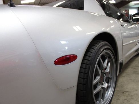 Used 2001 Chevrolet Corvette Z06 w/ Memory Pkg RWD image 13