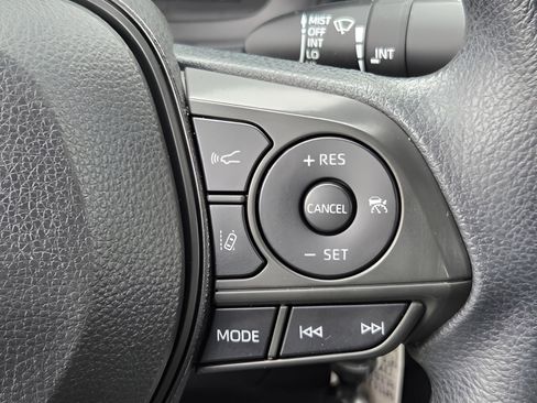 Used 2020 Toyota Corolla LE w/ Carpet Mat Package (TMS) FWD image 13
