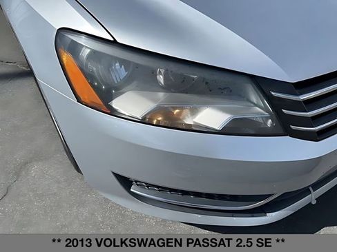 Used 2013 Volkswagen Passat 2.5 SE FWD image 11