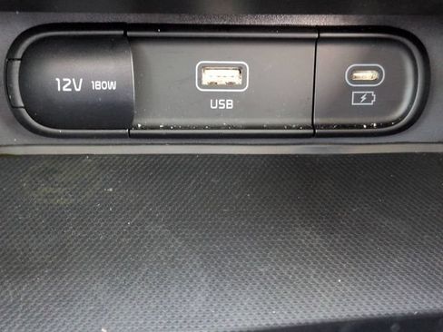 Used 2025 Kia Soul S FWD image 22