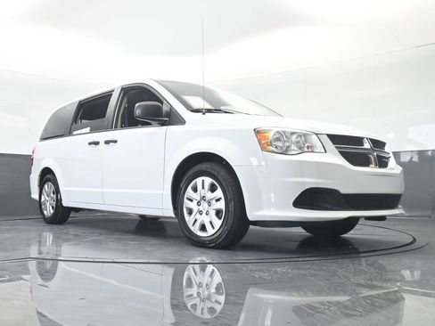 Used 2020 Dodge Grand Caravan SE image 52