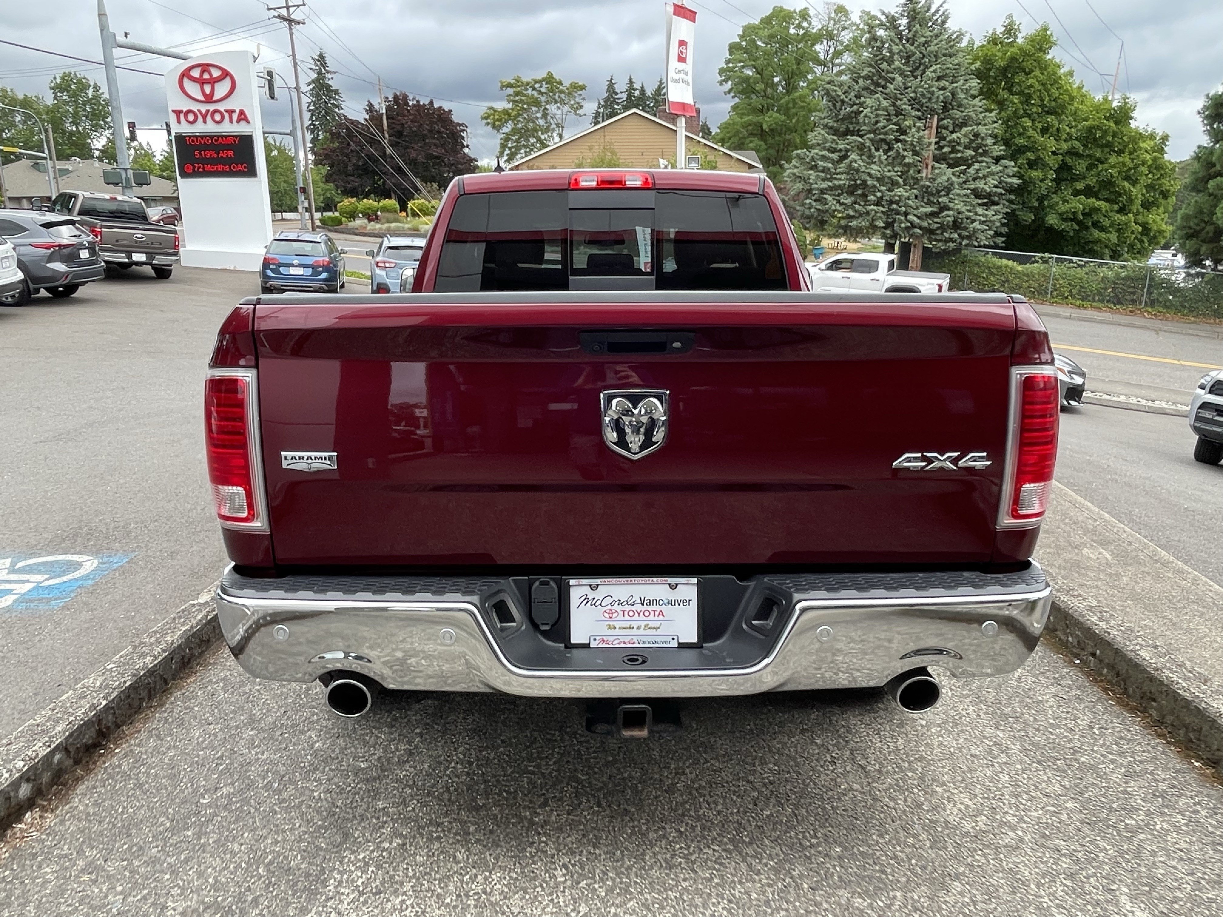 Used 2017 RAM 1500 Laramie w/ Convenience Group AWD/4WD image 6