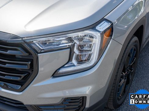 Used 2023 GMC Terrain SLE w/ Driver Convenience Package FWD image 9