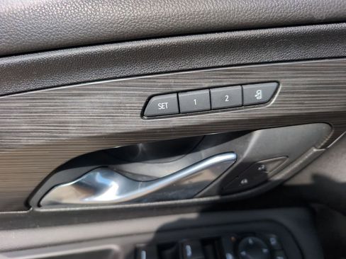 Used 2020 GMC Terrain SLT w/ Preferred Package image 17