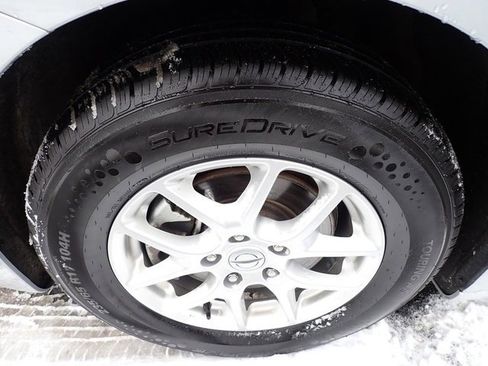 Used 2023 Chrysler Pacifica Touring-L image 12