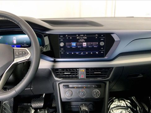 Used 2022 Volkswagen Taos SE image 5