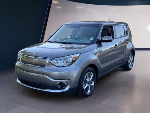 Used 2017 Kia Soul EV image 1