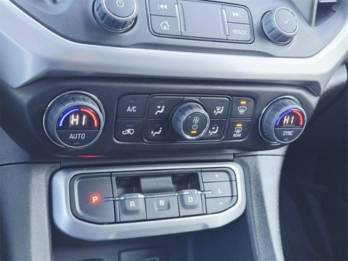 Certified 2023 GMC Acadia SLE w/ Driver Convenience Package image 29