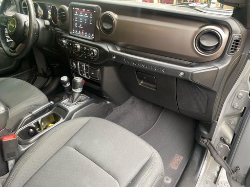 Used 2020 Jeep Wrangler Unlimited Sport S w/ Sun And Sound Package AWD/4WD image 25