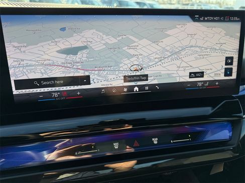 Certified 2025 BMW i5 xDrive40 w/ M Sport Package image 21