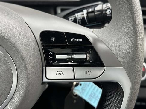 Used 2023 Hyundai Elantra SE FWD image 19