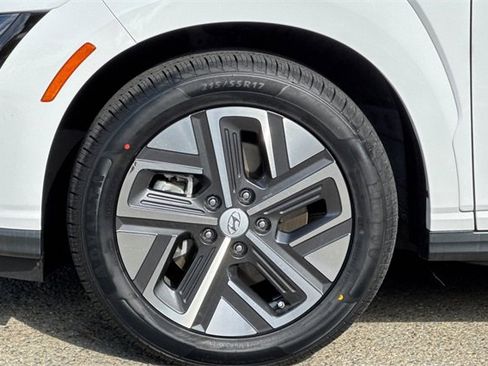 Used 2023 Hyundai Kona SE image 32