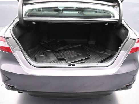 Certified 2019 Toyota Camry LE image 22