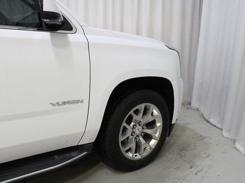 Used 2016 GMC Yukon SLT w/ Open Road Package AWD/4WD image 31