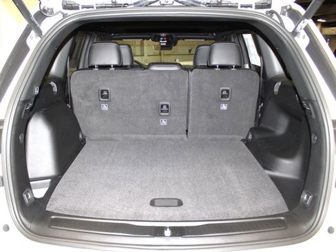 New 2025 Jeep Grand Cherokee Altitude image 32