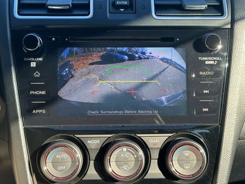 Used 2022 Subaru Forester Touring image 4