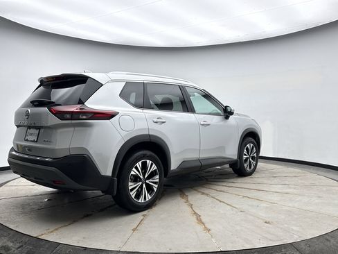 Used 2023 Nissan Rogue SV w/ SV Premium B Package image 5