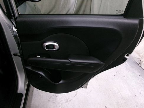Used 2018 Kia Soul FWD image 27